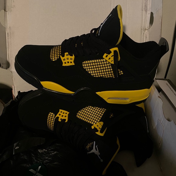Jorden 4 Retro Thunders